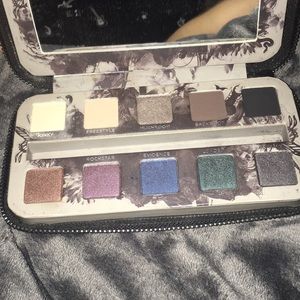Urban Decay “Smoked” eyeshadow palette